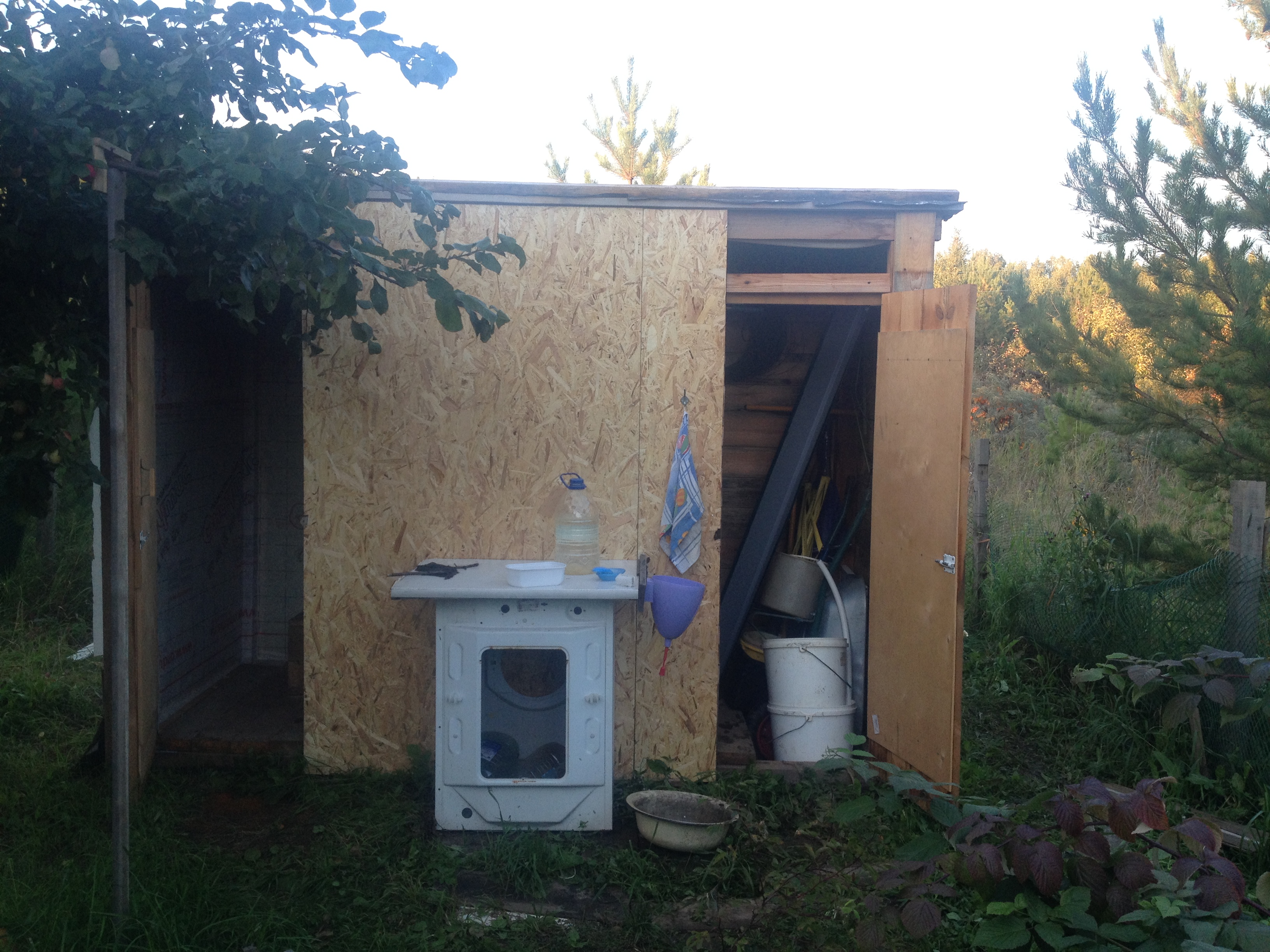 House from the container in the garden